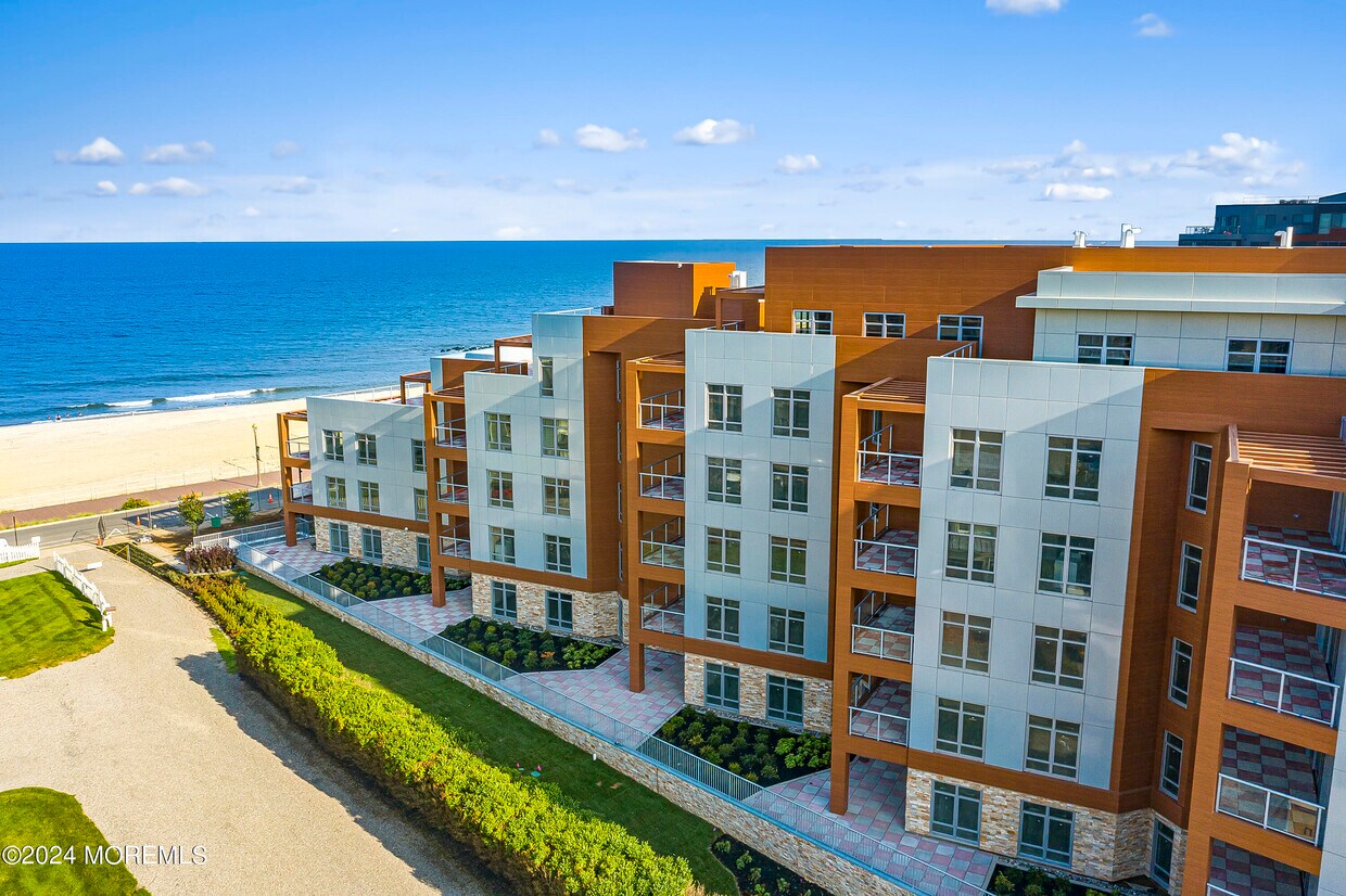 Primary Photo - 345 Ocean Blvd