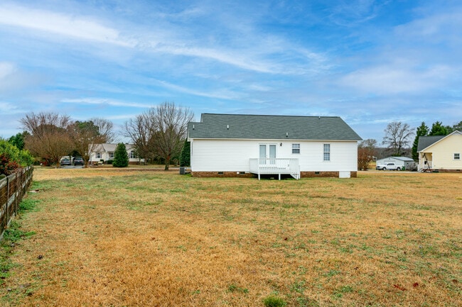 Building Photo - 104 Eddy Ct