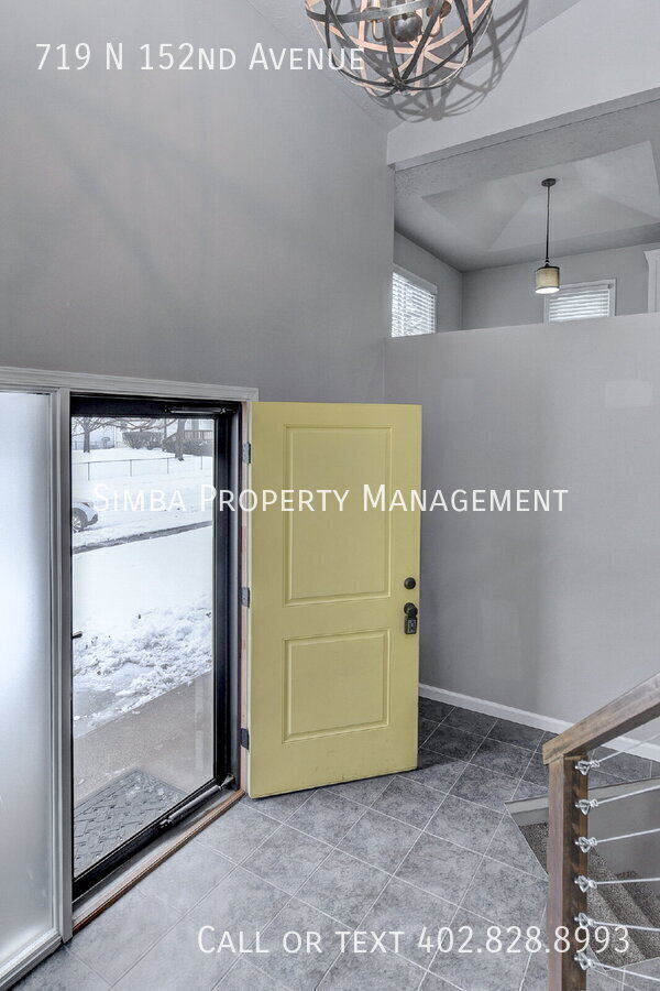 Foto del edificio - 719 N 152nd Ave