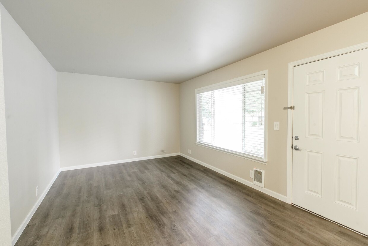 Primary Photo - Cavalier Park Apartments