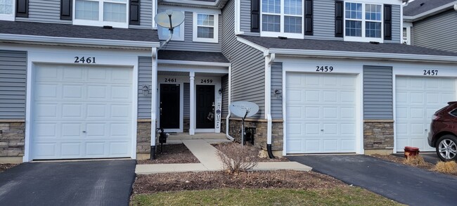 Building Photo - 2459 Oneida Ln