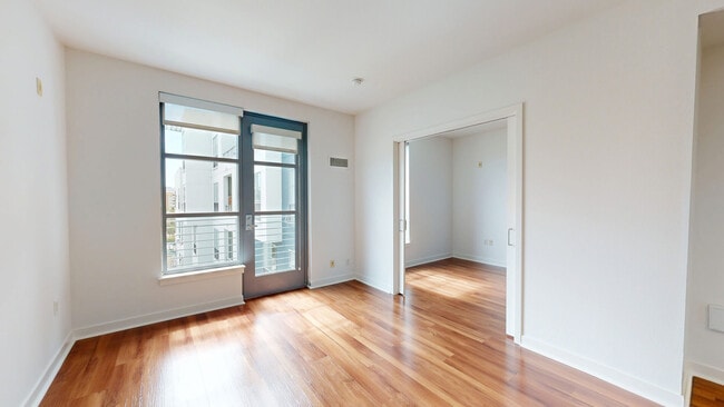 Interior Photo - Edgewater