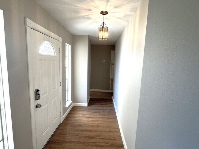 Foto del edificio - 114 Bluefield Dr