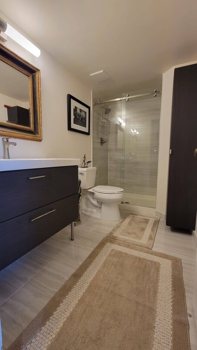 Foto del edificio - 780 NE 69th St