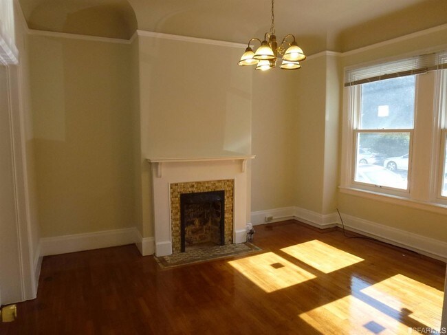 Building Photo - 206 4th Ave