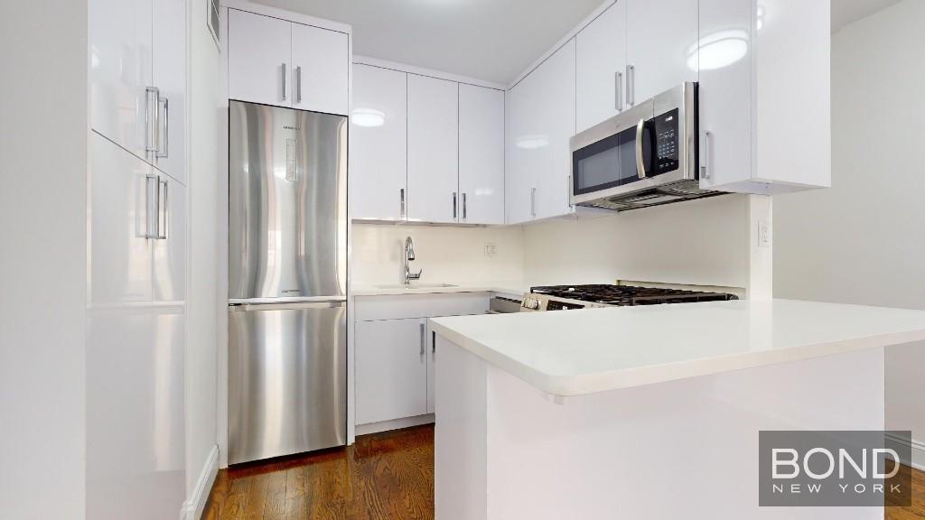 Photo - 165 East 35th st-12DE