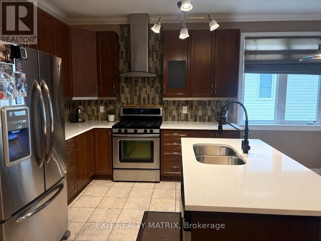 Building Photo - 114 Giroux Street