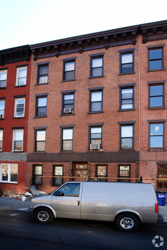 Building Photo - 477 Hicks St