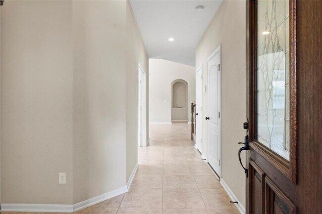 Building Photo - 16906 Upper Ridge Ln