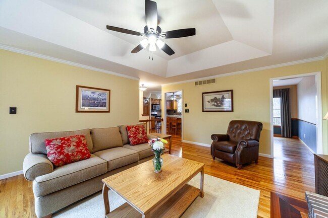 Building Photo - Single Family Home - Available For Rent!