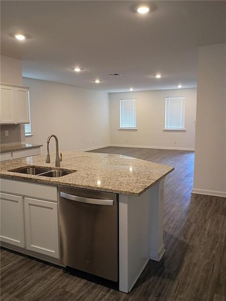 Building Photo - 5273 Summer Pecan Rd