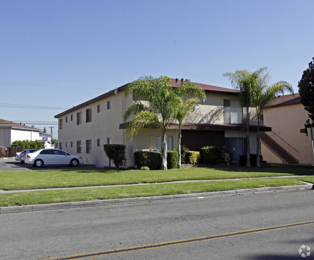 Building Photo - 12622 Flower St