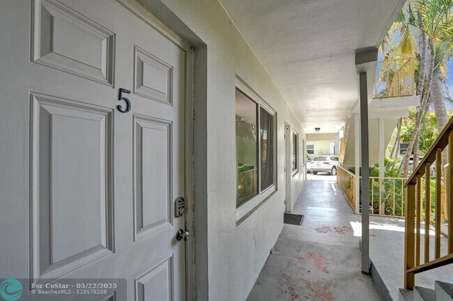 Building Photo - 1821 Middle River Dr