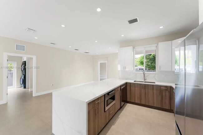 Foto del edificio - 6471 SW 43rd St