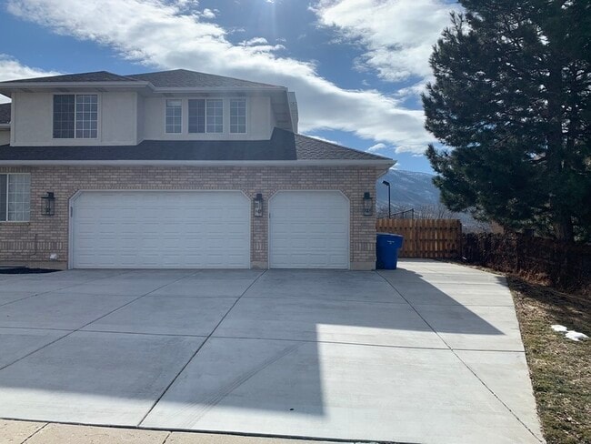 Building Photo - 1430 Bennett Cir