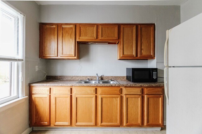Foto del edificio - Close to Campus: In-Unit Washer and Dryer