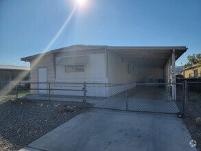 Building Photo - 1759 Forest Dr