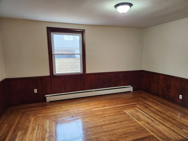 Building Photo - 271 Wood St