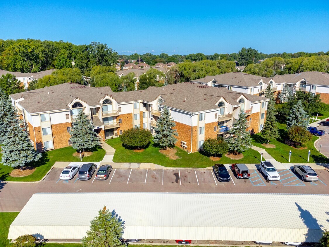Exterior del edificio en Prentiss Pointe - Prentiss Pointe Apartments