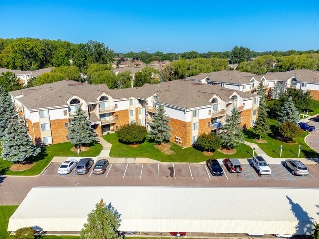 Building Exterior at Prentiss Pointe - Prentiss Pointe Apartments