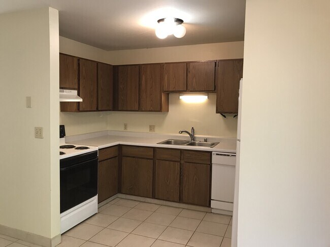 Building Photo - 708 Mansfield Ct