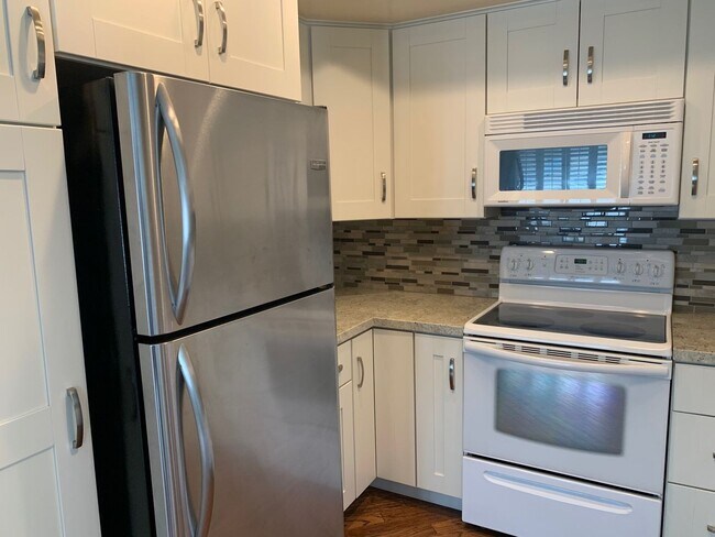 Building Photo - Upgraded 2bdrm in Mission Viejo