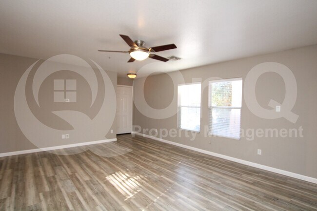 Building Photo - 8946 E Yucca St