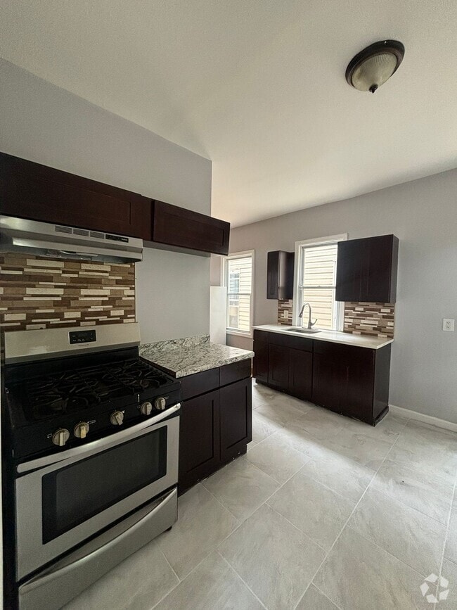 Building Photo - 261 N 19th St