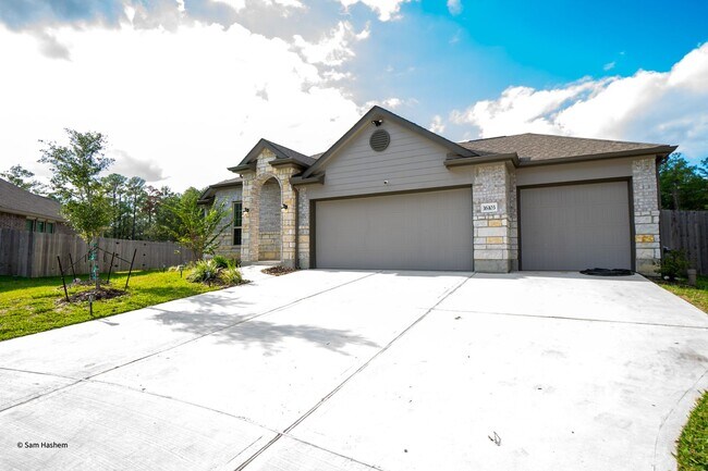 Foto del edificio - Single Story Modern Home On Oversized Lot!