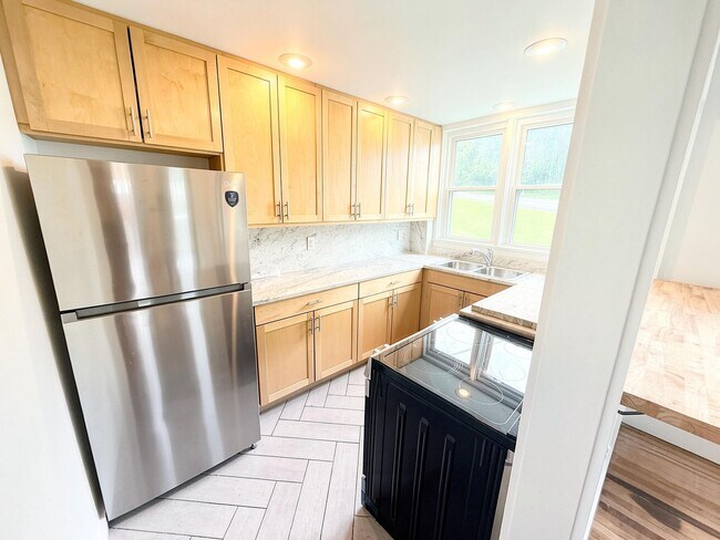 Foto del edificio - Newly Renovated 2BR on Sought-After Warren Street with Soaring Ceilings