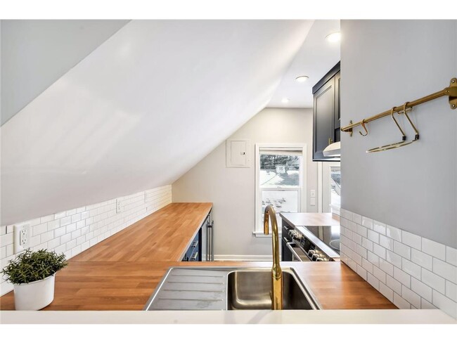 Foto del edificio - 240 8th Ave N