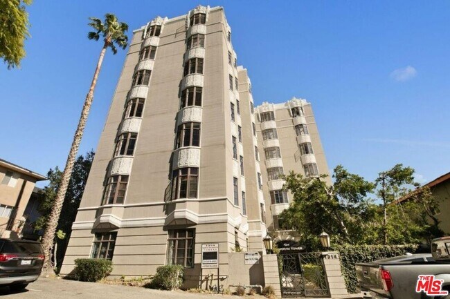 Foto del edificio - 1314 N Hayworth Ave