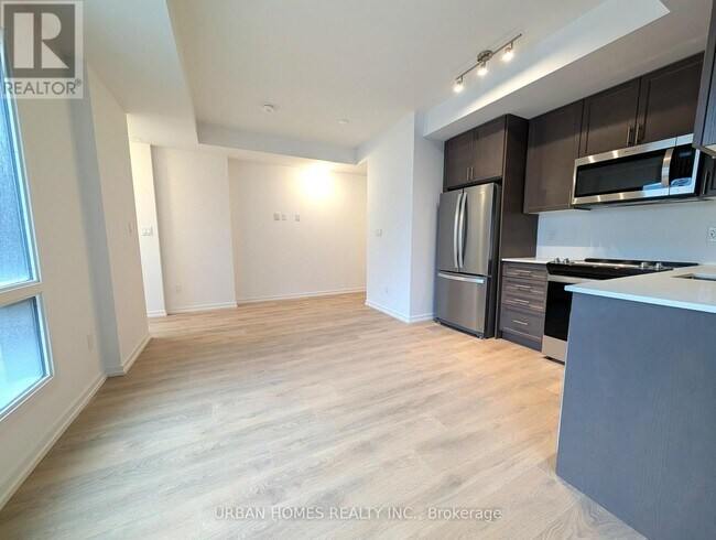 Building Photo - 14-14 Lytham Grn Cir