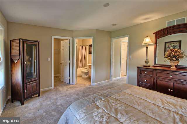 Foto del edificio - 6468 Creekbend Dr