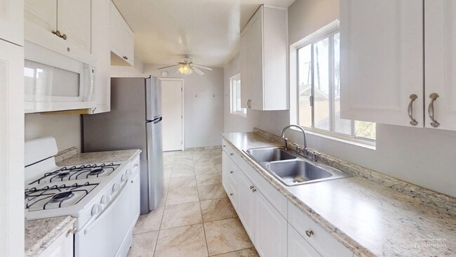 Building Photo - Charming 1 Bed, 1 Bath – Steps from the Or...
