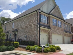 Building Photo - 805 Pleasant Hill Rd