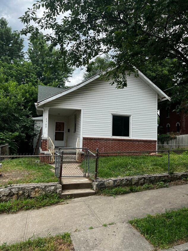 Primary Photo - 1709 Francis St