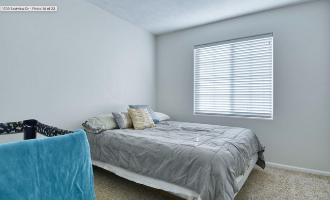 Foto del edificio - Live Close to It All in This 3 Bedroom Pap...