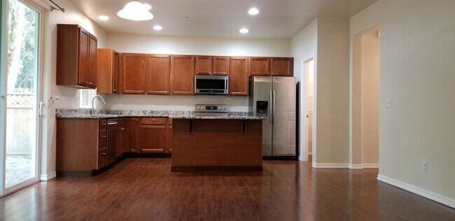 Foto del edificio - 3646 Nimitz Ln