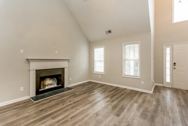 Foto del edificio - 100 Hayes Park Ct