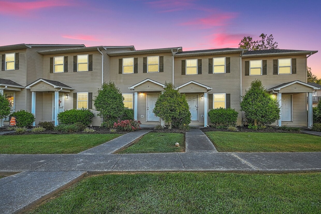 Foto principal - 2305 S Greenwood Dr