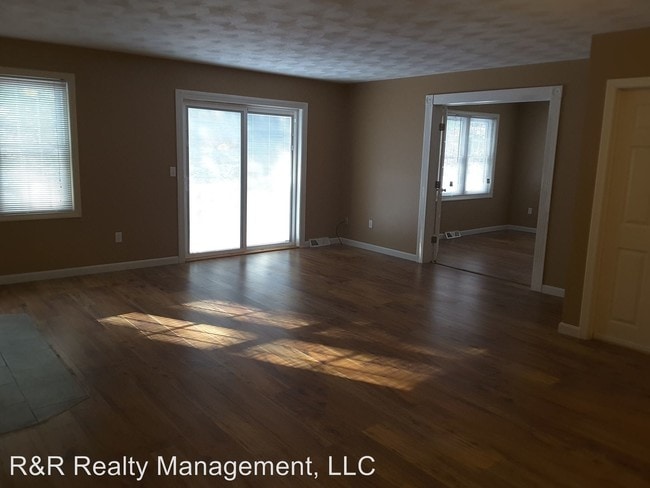 Building Photo - 123 Laurelwood Dr