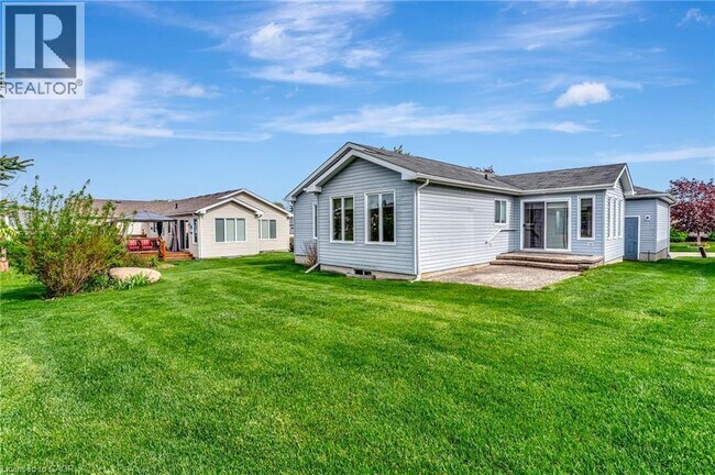 Photo du bâtiment - 121 Crumlin Ln