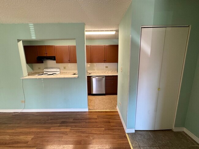 Foto del edificio - 1925 N Hicks Rd