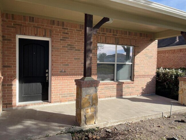 Building Photo - 8403 Macaw Ct