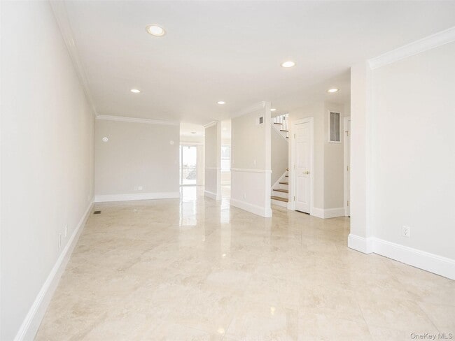 Foto del edificio - 24 Sintsink Dr W