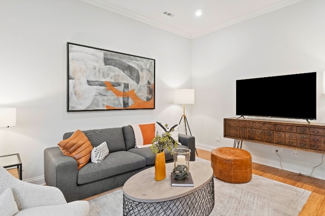 Building Photo - 1073 W Monroe St