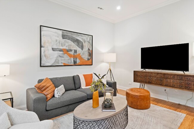 Foto del edificio - 1073 W Monroe St