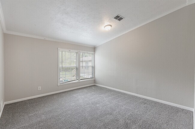 Foto del edificio - 1520 W Creek Dr