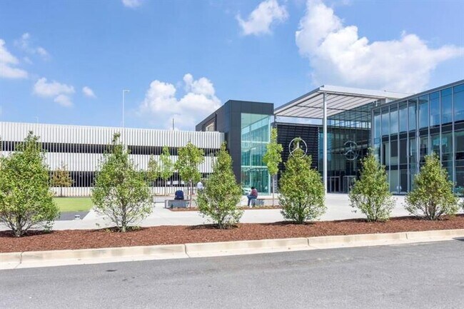 Building Photo - 6613 Encore Blvd